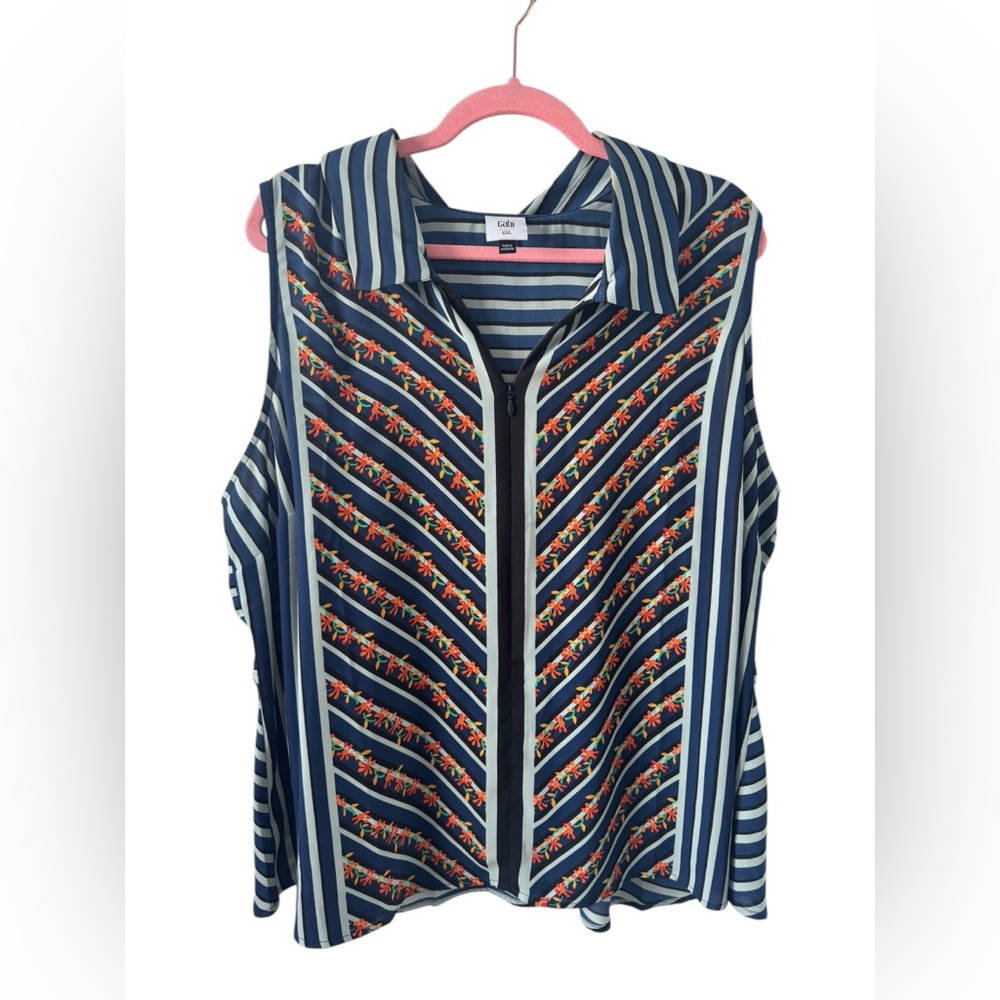 Cabi - Chevron Top Spring 2023 Collection - Zipper Closure - LIKE NEW